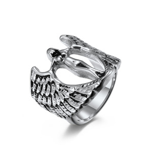 Anillo con forma de alas de diosa, único y superventas transfronterizo, anillo de acero de titanio, joyería hip-hop sexy de acero inoxidable con diseño de diosa. - Product Image 1
