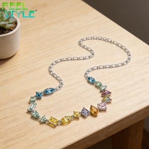 Collar Personalizado con Piedras Preciosas de Circonia Cúbica Geométricas y Coloridas, <span class=keywords><strong>Cadena</strong></span> de Eslabones Ovalados de Acero Inoxidable 316 con Baño de Oro PVD Grueso - Product Image 4
