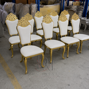 Chaise de mariage de luxe en acier inoxydable doré avec dossier couronne baroque et coussin blanc pour événements de mariage et banquets - Sièges événementiels - Product Image 2
