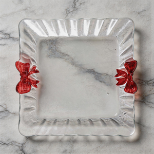 <span class=keywords><strong>Assiette</strong></span> à dessert <span class=keywords><strong>carrée</strong></span> romantique française en verre sans plomb, écologique, avec poignées en ruban rouge, bord ondulé cannelé, faite à la main et soufflée à la bouche - Product Image 5