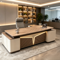 Bureau de direction moderne de luxe, grand bureau de patron avec éclairage LED pour PDG, mobilier de bureau administratif, ensemble de bureau de gestionnaire