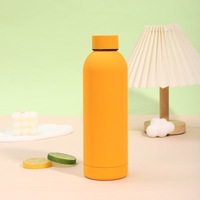 Gourde isotherme sportive en acier inoxydable blanc de 500 ml à petite ouverture avec bouchon à poignée souple en bambou pour jeunes adultes et vie universitaire