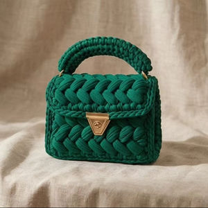 Bolso de Mano Verde Esmeralda Hecho a Mano, Bolso de Hombro Boho de Lujo Étnico y Elegante con Dos Correas de Perlas, Tejido de Cordón de Algodón, Súper Precio - Product Image 1