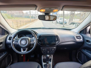 GAC <span class=keywords><strong>JEEP</strong></span> Compass 2017 200T Automático, Auto Usado, 165 CV, 5 Puertas, 5 Asientos, SUV, Auto de <span class=keywords><strong>Segunda</strong></span> <span class=keywords><strong>Mano</strong></span> - Product Image 5