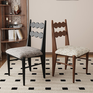 Silla de Comedor de Madera Maciza Estilo Retro Francés, Tapizada en Tela de Lino y Algodón, para Uso en Restaurantes - Product Image 1