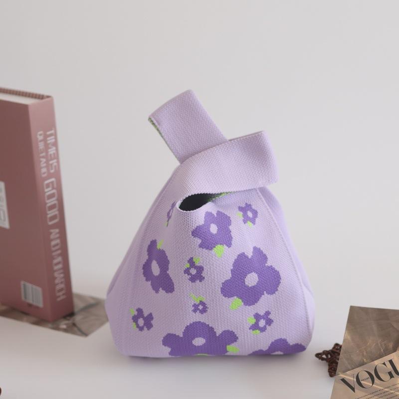 ดอกไม้เล็กๆ สีม่วง