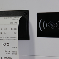 Bornes Tactiles 15,6 Pouces Bornes Tactiles en Libre-Service 21,5 32 Pouces Bornes Électroniques Machine de Paiement Électronique