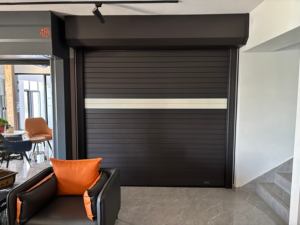 <span class=keywords><strong>Porte</strong></span> à enroulement automatique rapide en alliage d'aluminium avec fonction coupe-vent, design moderne pour <span class=keywords><strong>atelier</strong></span> ou entrepôt - Product Image 2