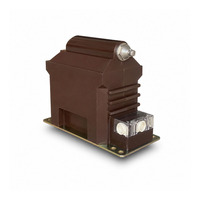 Les dispositifs de mesure et de protection utilisent un transformateur de tension monophasé de classe 12 kV JDZX10-10R pour les applications en systèmes moyenne tension.