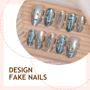 Ongles press-on artistiques de qualité supérieure, motif Nénuphars d'Émeraude Monet - Product Image 2