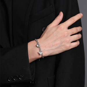 Pulsera y Brazaletes de Moda para Mujer en Acero Inoxidable 316L de Lujo Personalizados, Pulsera Magnética con Corazón para Parejas - Product Image 4