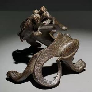 Vintage Metalen Draak Mythisch Beest Ornament, Chinese Traditionele Kunstsculptuur, Uniek Verzamelobject Voor Studie En Kantoor - Product Image 1