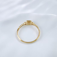 Bague de fiançailles pour femme en or jaune 18 carats plaqué, sertie d'un diamant de laboratoire taille émeraude et d'un accent rond, bordure perlée vintage style Milgrain, haute joaillerie