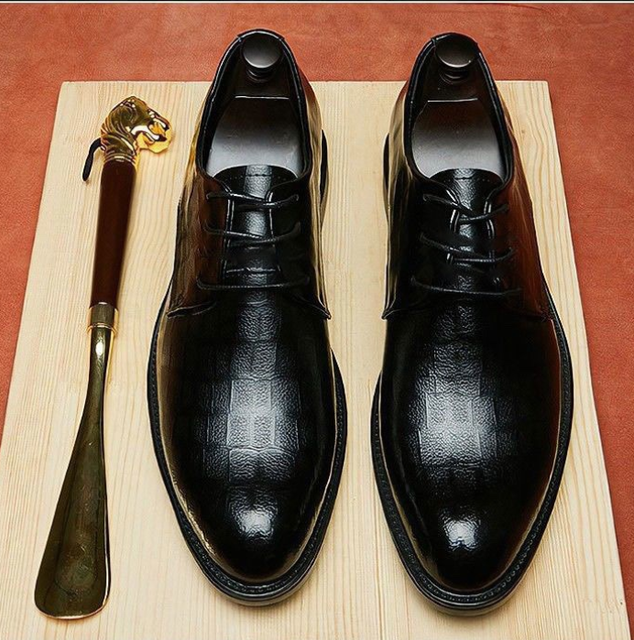Men's Korean Version British Casual Spring Summer Pointed Lace Business Formal Leather Men Wedding Shoes