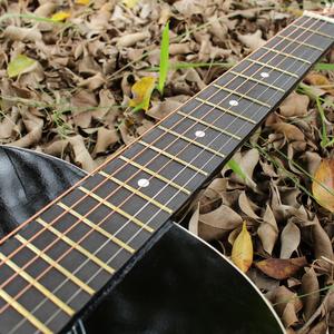 थोक सस्ती कीमत पोर्टेबल नए उत्पाद चमकदार काला 36 इंच ध्वनिक लकड़ी का गिटार - Product Image 4