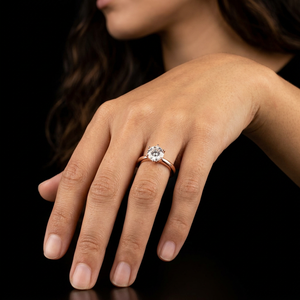 Elegante Anillo de Compromiso Solitario con Diamante de Corte Brillante, Oro Rosa de 18 Quilates, Engaste de Seis Puntas, Joyería Clásica para Novia, Boda o Fiesta - Product Image 1
