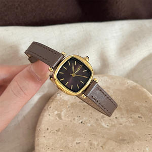 Montre à quartz vintage, style IEKE, rétro artistique, petite montre à bracelet en sucre pour femmes, cadran exquis, montre-bracelet à la mode - Product Image 3