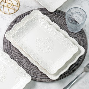 Assiettes rectangulaires en céramique gaufrée <span class=keywords><strong>de</strong></span> luxe, élégantes plateaux <span class=keywords><strong>de</strong></span> service blancs <span class=keywords><strong>de</strong></span> style vintage pour banquets <span class=keywords><strong>de</strong></span> mariage et dîners raffinés - Product Image 3