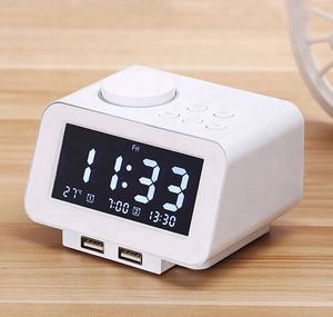 Radio Reloj Despertador con Altavoz, Reloj de Escritorio Digital Creativo con Pantalla LED, Interfaz USB Dual, Compatible con Búsqueda Automática de Emisoras - Product Image 5