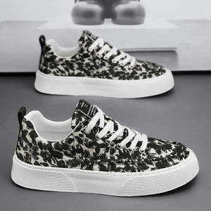 Chaussures décontractées pour hommes augmentant la taille - Chaussures en toile à imprimé animal à enfiler pour l'été/l'hiver, élégantes et confortables - Product Image 3