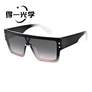 Square Frame <b>Sunglasses</b> UV400 PC Unisex Black - Product Image 4