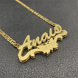 Collana QIUHAN OEM personalizzata con doppia targhetta, ciondolo a farfalla con <span class=keywords><strong>nome</strong></span>, collana in acciaio inossidabile, regalo carino <span class=keywords><strong>per</strong></span> ragazze - Product Image 3