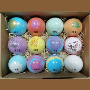 Bombes de bain de pieds bio, naturelles, faites à la main, aux huiles essentielles pures et aromatiques, pour pédicure et soin des pieds. - Product Image 6