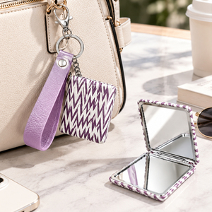 Miroir de maquillage double face personnalisé avec logo, portable, en cuir PU compact avec porte-clés, vente en gros, OEM, ODM, directement de l'usine - Product Image 4