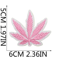 En gros, Patch brodé thermocollant en forme de feuille, motif feuille de cannabis rose et érable, personnalisé, motif cœur pour fille, pour vêtements de festival, vestes, sacs et projets DIY