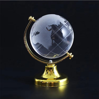 Honneur de cristal verre transparent terre mini globe boule de cristal avec base en métal pour les faveurs de fête de mariage