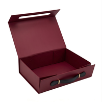 Boîte cadeau pliable personnalisée avec poignée en PU, magnétique, en carton recyclé de haute qualité pour vêtements et robes