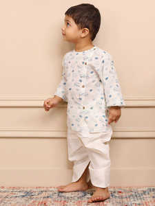 Kurta pour garçons imprimé éléphant crème avec pantalon Dhoti blanc, tenue ethnique traditionnelle pour enfants, idéale pour les fêtes et les mariages - Product Image 3