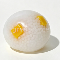 Accessoires de fruits artificiels en PVC faits à la main : Boules de riz collantes, cubes de mangue artificiels, demi-fraises, cubes de fruit du dragon simulés
