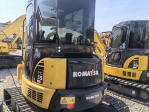 Miniexcavadora Usada Compacta Komatsu PC55MR 5T |   Excavadora Ligera Fabricada en Japón para Trabajos de Servicios Públicos - Product Image 3