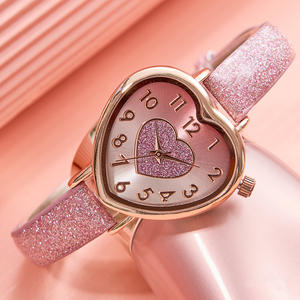 Montre-bracelet créative en forme de cœur pour femmes Montre à quartz pour femmes avec bracelet en cuir en forme de cœur minoritaire - Product Image 5