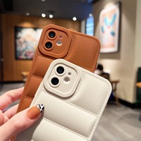Étui de téléphone portable de luxe en cuir doux personnalisable de qualité supérieure, résistant aux chocs, design gonflé, protection de l'appareil photo, 14 Pro Max