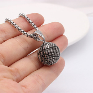 Nouvel Arrivage Bijoux en Gros Transfrontaliers Très Demandés ; Colliers Pendentifs Vintage Style Européen et Américain Inspirés du Basketball - Product Image 3