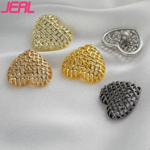 Tinh Tế Duy Nhất Lỗ Vàng-Mạ 17Mm 21Mm Kim Loại Nút Trái Tim Phức tạp Nổi Làm Cao-End Kẽm Hợp Kim Cho Thời Trang Sang Trọng - Product Image 1