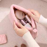 HANFEIZI Vente en gros de trousses de maquillage en fourrure, pochette pour soins de la peau, trousse de beauté pour femmes