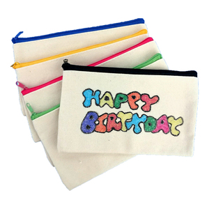 Astuccio per matite in tela con cerniera di grande capacità personalizzato con graffiti in bianco - Product Image 1