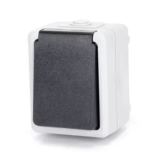 Presa di corrente a montaggio superficiale, colore grigio, 16A, 250V; ideale per installazioni elettriche interne ed esterne. - Product Image 3