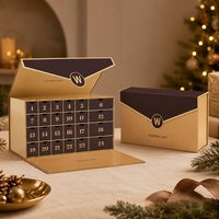 Boîte de calendrier de l'avent personnalisée en carton recyclable, 24 tiroirs numérotés, façade rabattable et dorure à chaud
