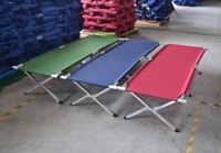 Lit de camping pliable portable en métal léger de couleur personnalisée en gros, cadre en métal, polyester imperméable, hôpital, parc