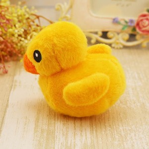 <b>Plush</b> Squeaky Yellow Duck Toy For <b>Cats</b> And Dogs Indoor Pet Sound Making Toy - Product Image 4