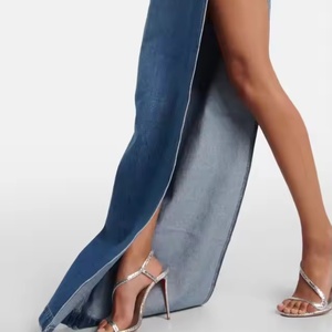 ชุดเดนิมผู้หญิงคุณภาพสูงลดราคาสุดฮอต เสื้อครอปเปิดไหล่เซ็กซี่ กระโปรงมินิทรงพลีท ผ้ายีนส์ฟอกสีเอซิด - Product Image 3