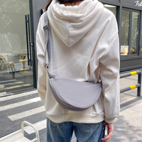 Nouveau sac tendance en forme de dumpling, léger, spacieux, polyvalent, petit sac bandoulière/épaule, fermeture éclair, nylon réglable, 45