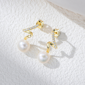 Pendientes de Perlas en Espiral de Plata de Ley 925 con Baño de Oro de 14K de Peishang Jewelry, Modernos para Bodas y Fiestas para Mujer - Product Image 4
