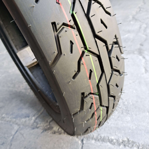 Pneus de moto tout-terrain de haute qualité, pneus tubeless 130/90-15 130-90-15 15 pouces - Product Image 4
