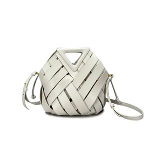 Bolso de Hombro Diagonal de Lujo para Mujer, Nuevo Diseño de Cesta de Verduras, Hebilla Magnética Triangular, Cuero Tejido Impermeable - Product Image 6