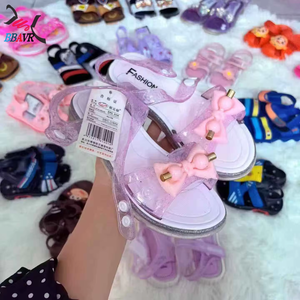 Sandalias Unisex para Niños YONGGE, Punta Abierta, Suela Intermedia de PVC EVA Suave, Suela Exterior de Goma Antideslizante, Parte Superior de PU Resistente al Desgaste, Estilo Mixto para Playa - Product Image 4